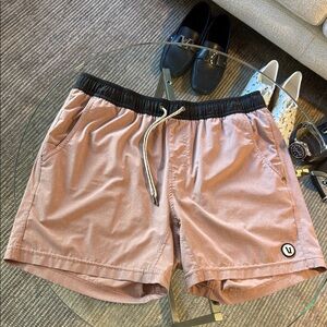 Vuori Kore 5” lined athletic shorts-Size L